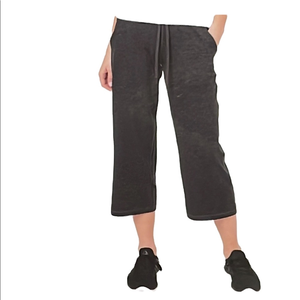 Tuff Athletics Gray Capri Pants